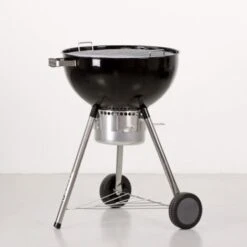 Mastercook - Barbecue A Carbonella Diametro Griglia 57 Cm, Barbecue Con Ruote E Coperchio, BBQ A Carbone Dotato Di Termometro E Sistema Raccogli Cenere, Altezza Griglia Da Terra 78 Cm Nero -Prodotti Per Barbecue 14864725 3